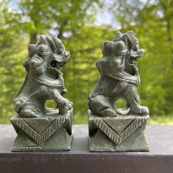 VINTAGE GREEN COLOR HAND CARVED STONE FOO DOGS LION SET OF Two 4" FIGURES - Picture 8 of 12
